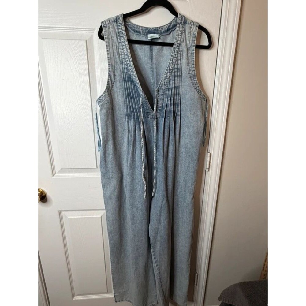 Women’s Large Denim jumpsuit Newn is Brand